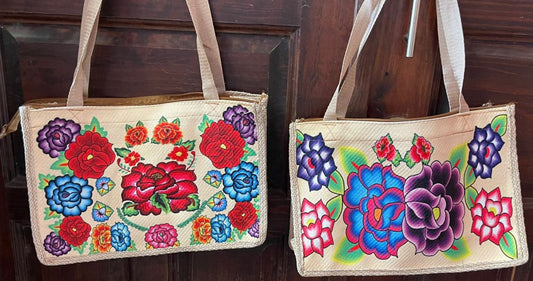 Bolsas artesanales coloridas