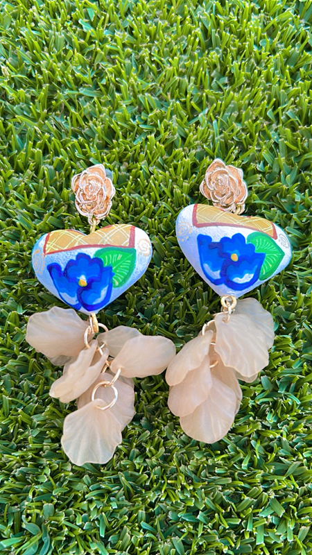 Arestes corazones blancos / White heart earrings